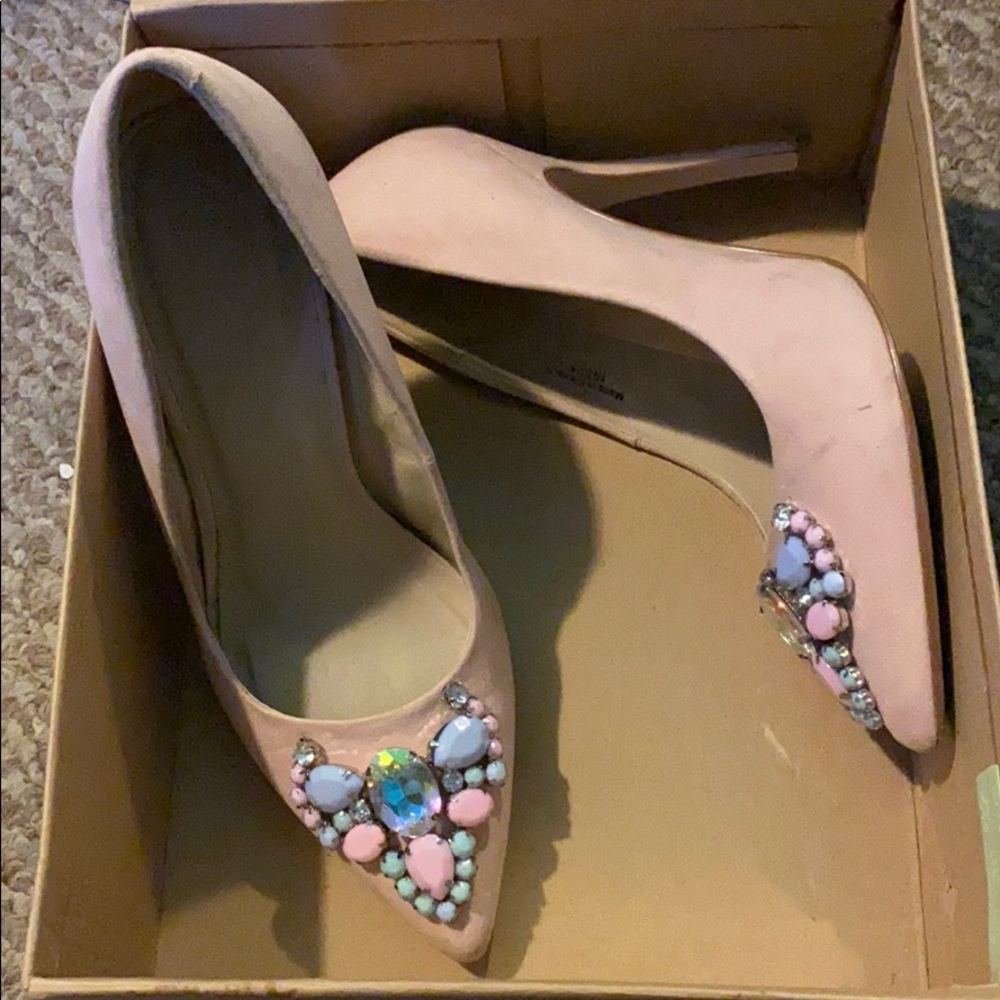 Pink pump